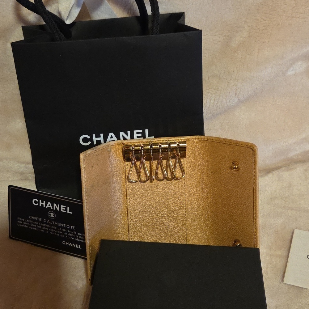 Chanel Metallic Gold Key Holder - Picture 3 of 5